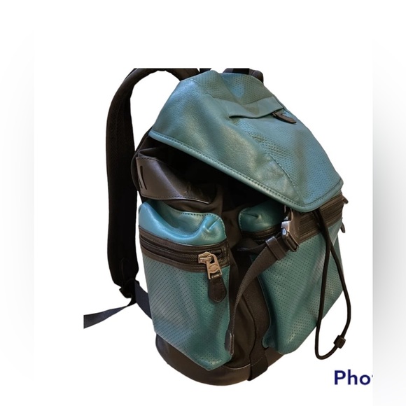 Coach 💚 2 Piece Large Backpack w pockets & additional wallet. - Picture 2 of 5